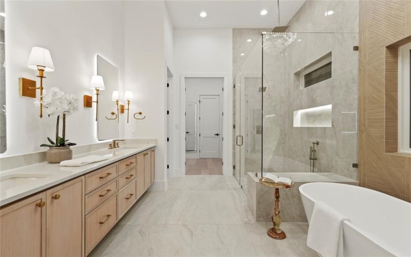 8623 San Fernando Way, Dallas, TX 75218, 4 Bedrooms Bedrooms, ,5 BathroomsBathrooms,Residential,For Sale,8623 San Fernando Way,0,21147433