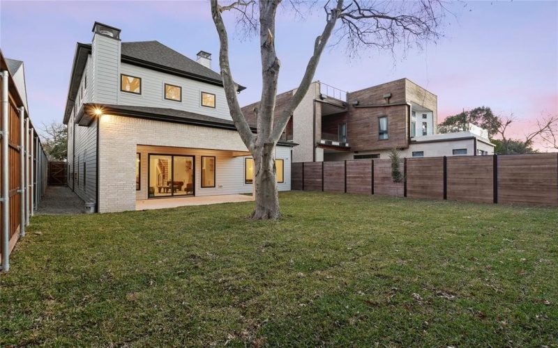 8623 San Fernando Way, Dallas, TX 75218, 4 Bedrooms Bedrooms, ,5 BathroomsBathrooms,Residential,For Sale,8623 San Fernando Way,0,21147433