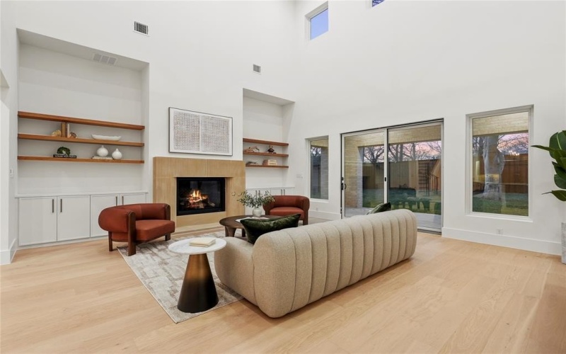 8623 San Fernando Way, Dallas, TX 75218, 4 Bedrooms Bedrooms, ,5 BathroomsBathrooms,Residential,For Sale,8623 San Fernando Way,0,21147433