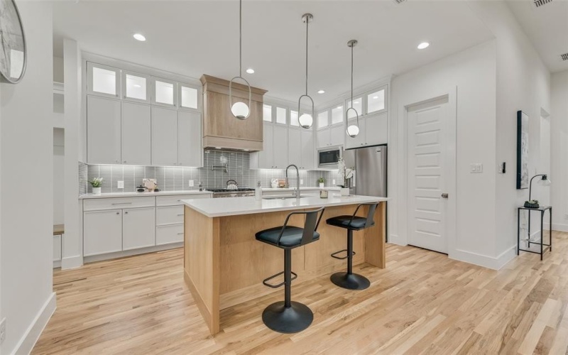 815 S Waverly Drive, Dallas, TX 75208, 4 Bedrooms Bedrooms, ,3 BathroomsBathrooms,Residential,For Sale,815 S Waverly Drive,0,21147837