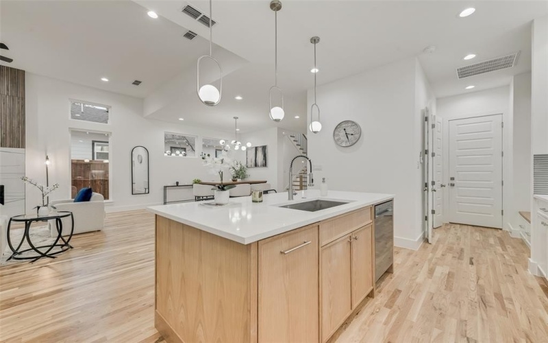 815 S Waverly Drive, Dallas, TX 75208, 4 Bedrooms Bedrooms, ,3 BathroomsBathrooms,Residential,For Sale,815 S Waverly Drive,0,21147837