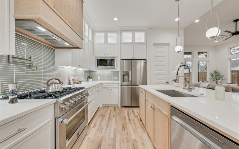 815 S Waverly Drive, Dallas, TX 75208, 4 Bedrooms Bedrooms, ,3 BathroomsBathrooms,Residential,For Sale,815 S Waverly Drive,0,21147837