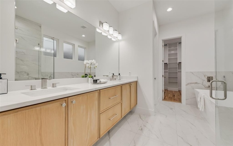 815 S Waverly Drive, Dallas, TX 75208, 4 Bedrooms Bedrooms, ,3 BathroomsBathrooms,Residential,For Sale,815 S Waverly Drive,0,21147837