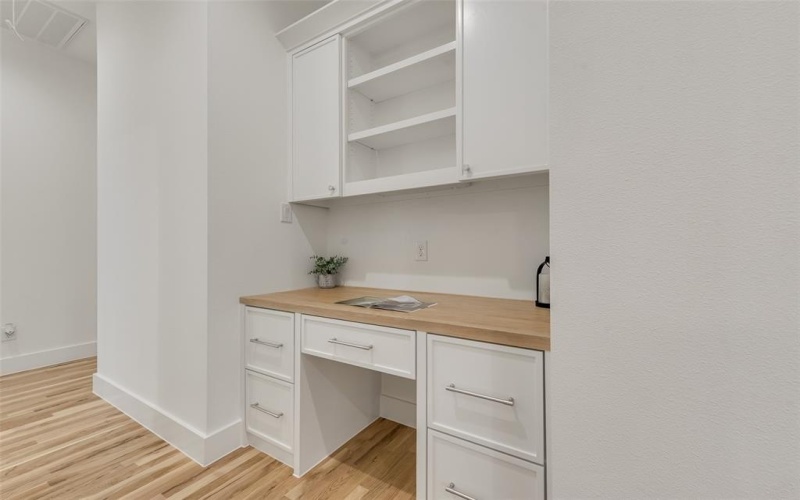 815 S Waverly Drive, Dallas, TX 75208, 4 Bedrooms Bedrooms, ,3 BathroomsBathrooms,Residential,For Sale,815 S Waverly Drive,0,21147837