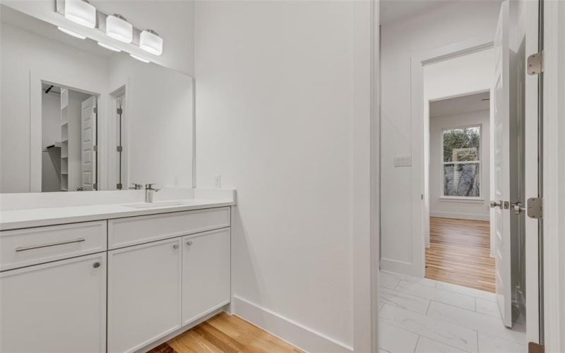 815 S Waverly Drive, Dallas, TX 75208, 4 Bedrooms Bedrooms, ,3 BathroomsBathrooms,Residential,For Sale,815 S Waverly Drive,0,21147837