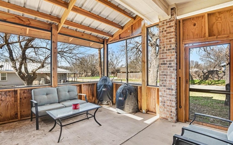 621 N Avenue B, Springtown, TX 76082, 3 Bedrooms Bedrooms, ,2 BathroomsBathrooms,Residential,For Sale,621 N Avenue B,0,21148003