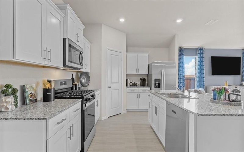 2209 WHITE BUFFALO Way, Fort Worth, TX 76036, 4 Bedrooms Bedrooms, ,3 BathroomsBathrooms,Residential,For Sale,2209 WHITE BUFFALO Way,0,21148553