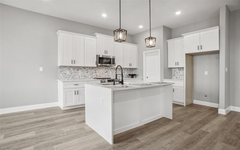 5824 Belaire Circle, Granbury, TX 76048, 3 Bedrooms Bedrooms, ,2 BathroomsBathrooms,Residential,For Sale,5824 Belaire Circle,0,21148807