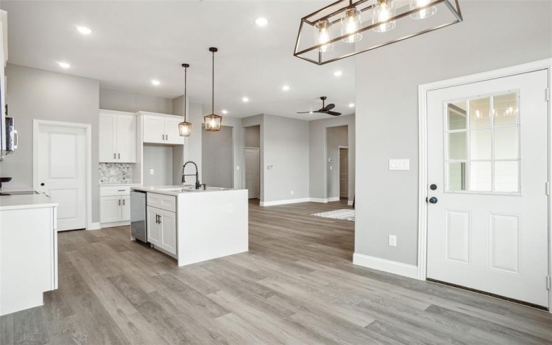 5824 Belaire Circle, Granbury, TX 76048, 3 Bedrooms Bedrooms, ,2 BathroomsBathrooms,Residential,For Sale,5824 Belaire Circle,0,21148807