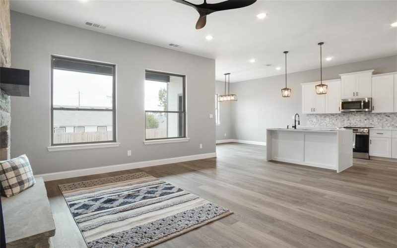 5824 Belaire Circle, Granbury, TX 76048, 3 Bedrooms Bedrooms, ,2 BathroomsBathrooms,Residential,For Sale,5824 Belaire Circle,0,21148807