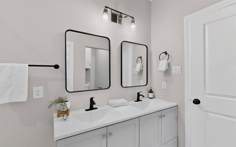 6027 Plum Dale Road, Dallas, TX 75241, 4 Bedrooms Bedrooms, ,2 BathroomsBathrooms,Residential,For Sale,6027 Plum Dale Road,0,21148916