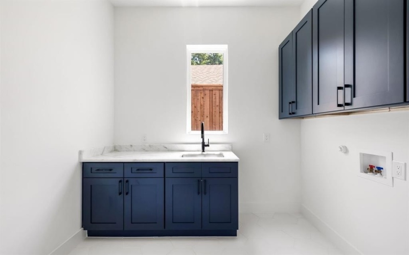 2414 Grigsby Avenue, Dallas, TX 75204, 4 Bedrooms Bedrooms, ,3 BathroomsBathrooms,Residential,For Sale,2414 Grigsby Avenue,0,21149350