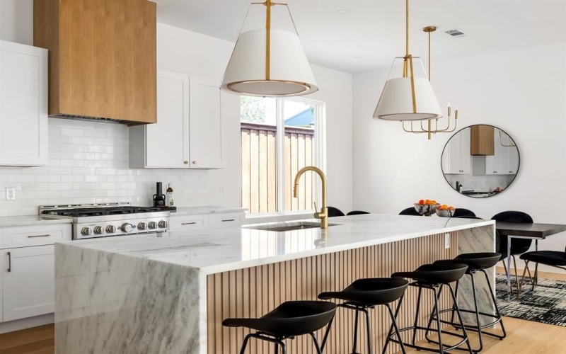 2414 Grigsby Avenue, Dallas, TX 75204, 4 Bedrooms Bedrooms, ,3 BathroomsBathrooms,Residential,For Sale,2414 Grigsby Avenue,0,21149350