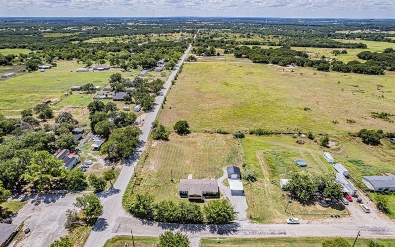 111 County Road 1303, Bridgeport, TX 76426, 4 Bedrooms Bedrooms, ,2 BathroomsBathrooms,Residential,For Sale,111 County Road 1303,0,21149825