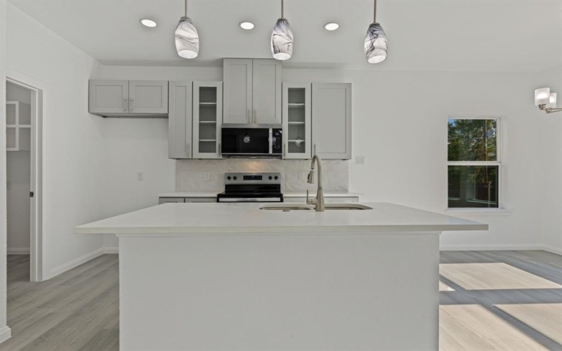 2619 Hillside Drive, Granbury, TX 76048, 3 Bedrooms Bedrooms, ,2 BathroomsBathrooms,Residential,For Sale,2619 Hillside Drive,0,21149872