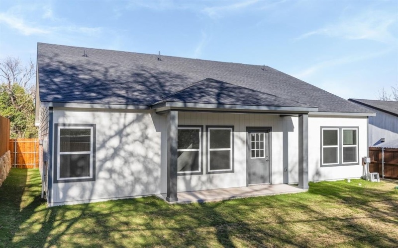 2619 Hillside Drive, Granbury, TX 76048, 3 Bedrooms Bedrooms, ,2 BathroomsBathrooms,Residential,For Sale,2619 Hillside Drive,0,21149872