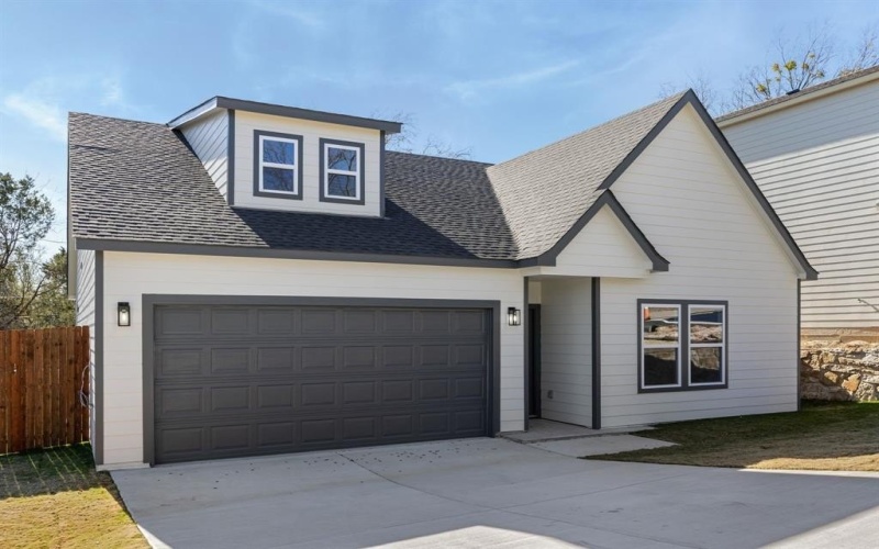 2619 Hillside Drive, Granbury, TX 76048, 3 Bedrooms Bedrooms, ,2 BathroomsBathrooms,Residential,For Sale,2619 Hillside Drive,0,21149872