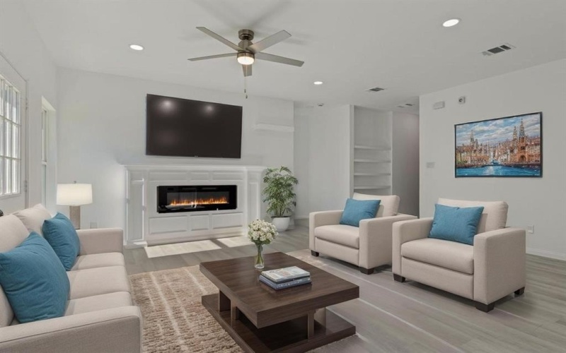 2619 Hillside Drive, Granbury, TX 76048, 3 Bedrooms Bedrooms, ,2 BathroomsBathrooms,Residential,For Sale,2619 Hillside Drive,0,21149872