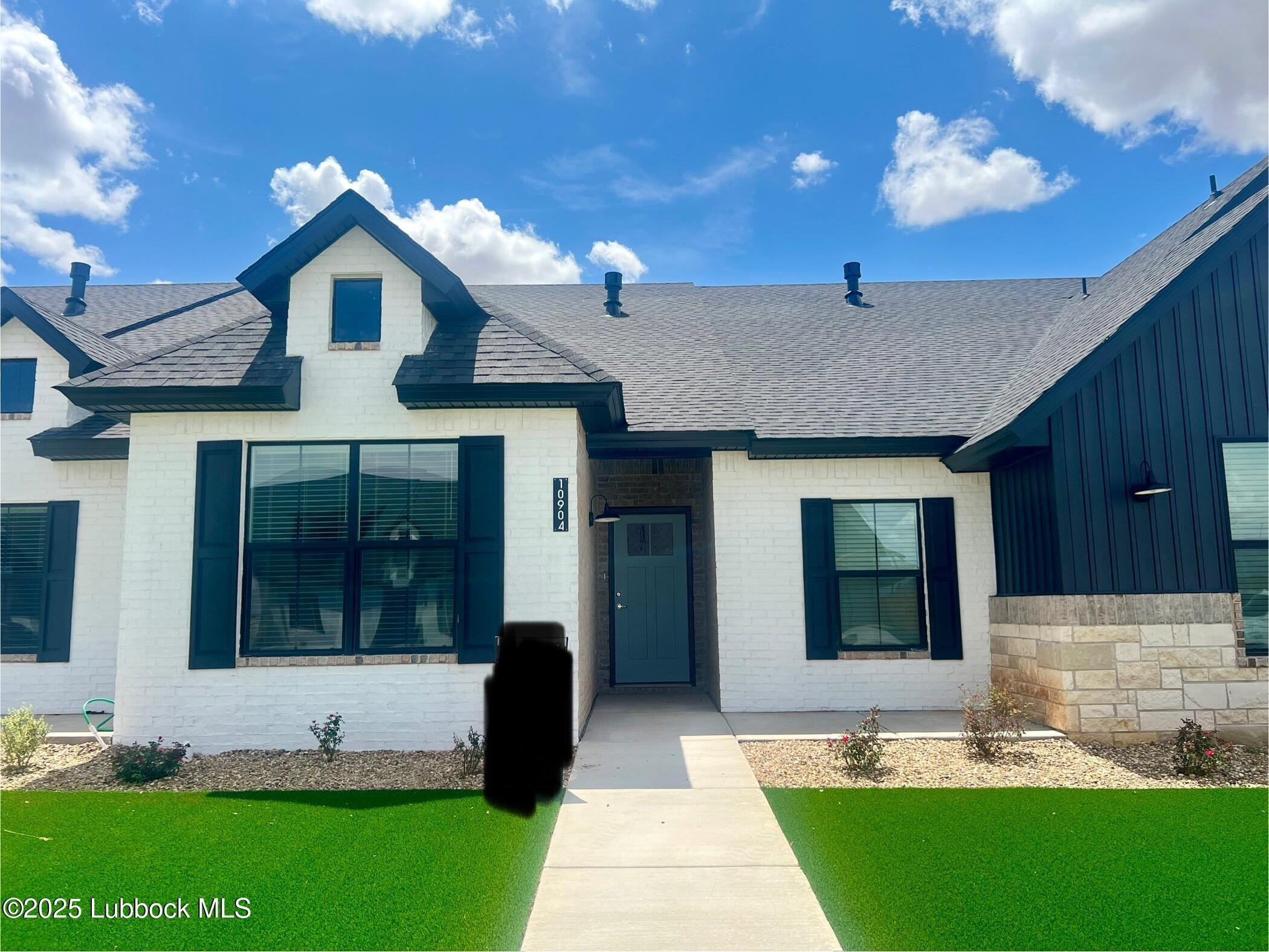 10904 Albany Avenue, Lubbock, TX 79424, 2 Bedrooms Bedrooms, ,2 BathroomsBathrooms,Residential,For Sale,10904 Albany Avenue,202552934