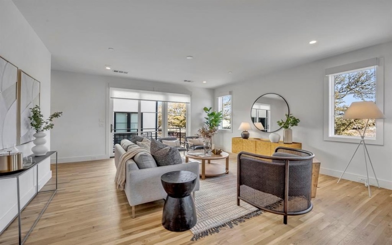 7207 Gaston Avenue #1006, Dallas, TX 75206, 2 Bedrooms Bedrooms, ,2 BathroomsBathrooms,Residential,For Sale,7207 Gaston Avenue,0,21150201