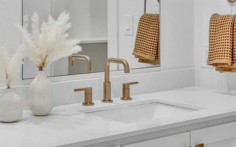 7207 Gaston Avenue #1006, Dallas, TX 75206, 2 Bedrooms Bedrooms, ,2 BathroomsBathrooms,Residential,For Sale,7207 Gaston Avenue,0,21150201