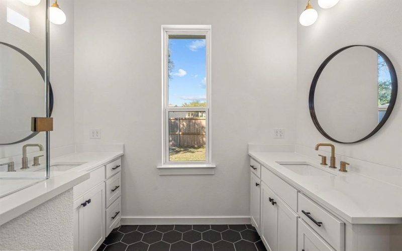 177 Hulen Circle, Aledo, TX 76008, 5 Bedrooms Bedrooms, ,5 BathroomsBathrooms,Residential,For Sale,177 Hulen Circle,0,21150237