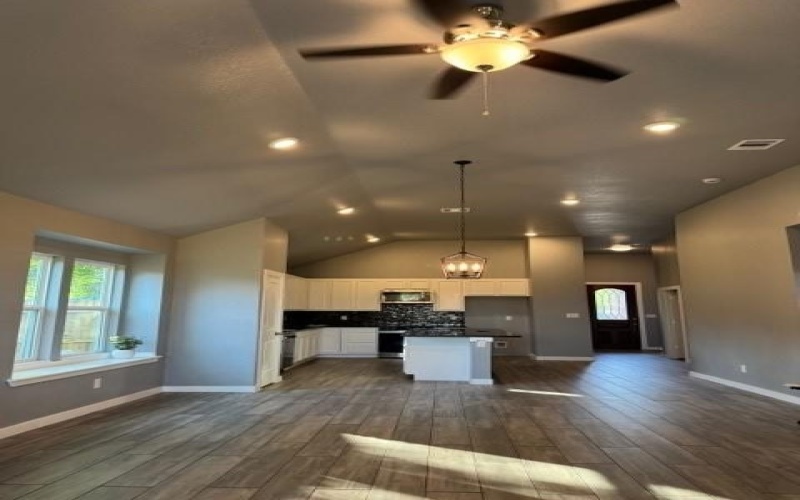 1202 Commerce Drive, Greenville, TX 75401, 4 Habitaciones Habitaciones , ,2 BañosBaños,Residential,En Venta,1202 Commerce Drive,0,21150361