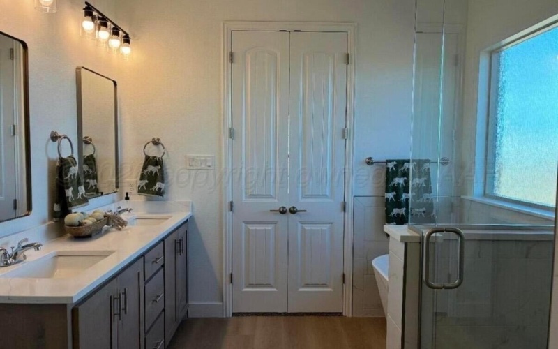 107 BULLRUSH Drive, Canyon, TX 79015, 3 Habitaciones Habitaciones , ,2 BañosBaños,Residential,En Venta,107 BULLRUSH Drive,0,26-318