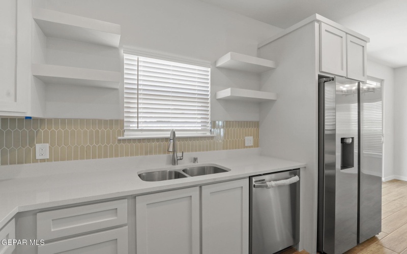 646 DAVI'S GREENWOOD COURT, Vinton, TX 79821, 3 Habitaciones Habitaciones , ,2 BañosBaños,Residential,En Venta,646 DAVI'S GREENWOOD COURT,0,921915