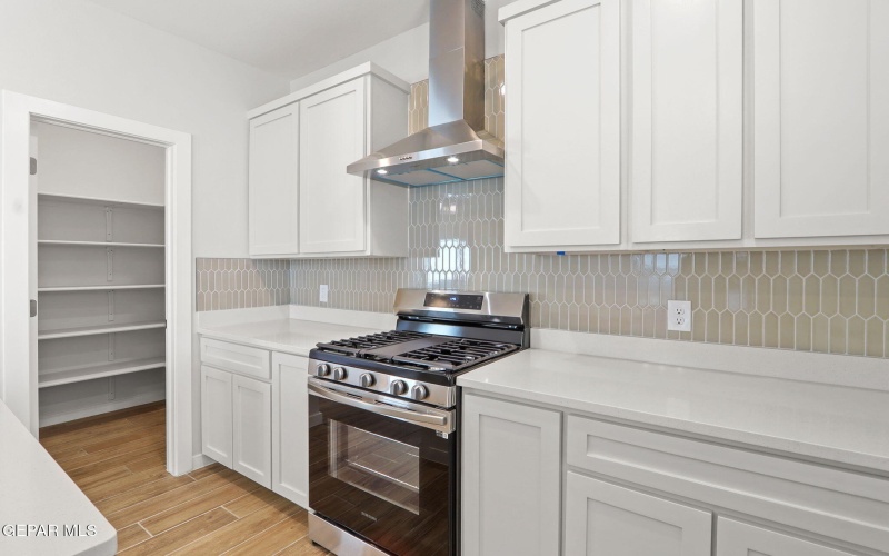 646 DAVI'S GREENWOOD COURT, Vinton, TX 79821, 3 Habitaciones Habitaciones , ,2 BañosBaños,Residential,En Venta,646 DAVI'S GREENWOOD COURT,0,921915