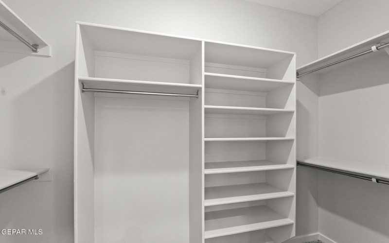 646 DAVI'S GREENWOOD COURT, Vinton, TX 79821, 3 Habitaciones Habitaciones , ,2 BañosBaños,Residential,En Venta,646 DAVI'S GREENWOOD COURT,0,921915