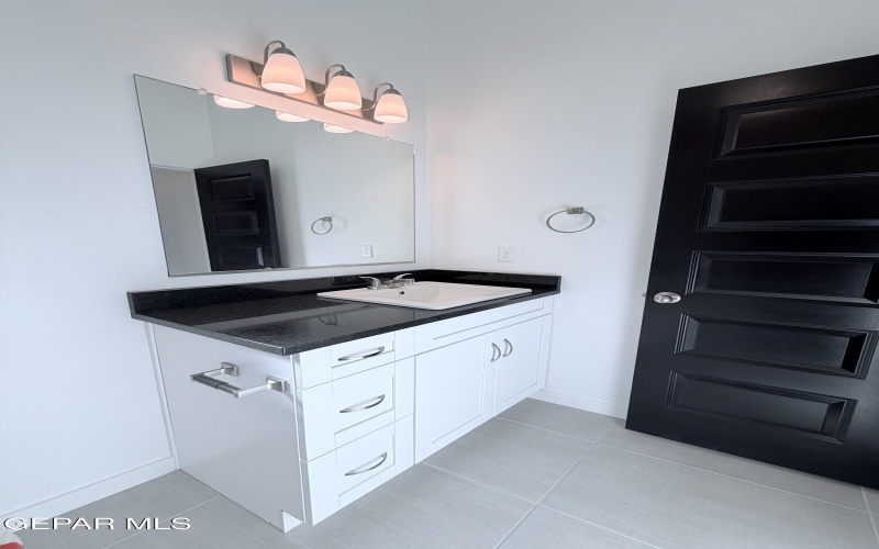 956 ELSTREE Place, El Paso, TX 79928, 3 Habitaciones Habitaciones , ,2 BañosBaños,Residential,En Venta,956 ELSTREE Place,0,936251