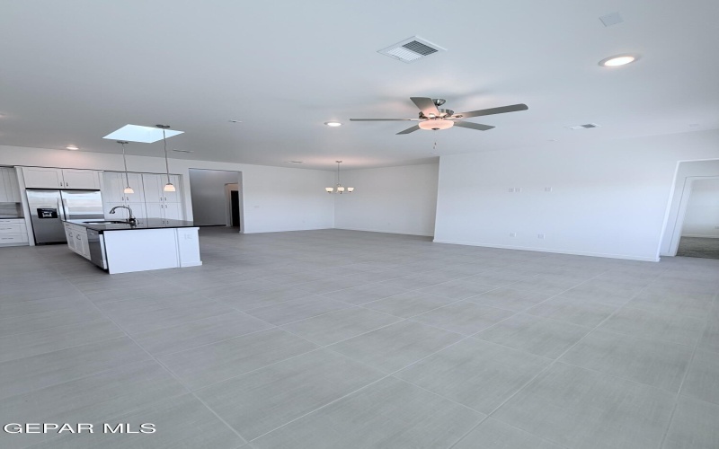 956 ELSTREE Place, El Paso, TX 79928, 3 Habitaciones Habitaciones , ,2 BañosBaños,Residential,En Venta,956 ELSTREE Place,0,936251