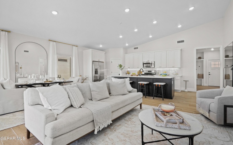 15049 Resolve Drive, El Paso, TX 79938, 3 Habitaciones Habitaciones , ,2 BañosBaños,Residential,En Venta,15049 Resolve Drive,0,936255