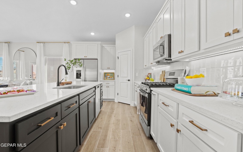 15049 Resolve Drive, El Paso, TX 79938, 3 Habitaciones Habitaciones , ,2 BañosBaños,Residential,En Venta,15049 Resolve Drive,0,936255