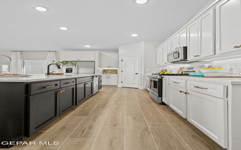 15049 Resolve Drive, El Paso, TX 79938, 3 Habitaciones Habitaciones , ,2 BañosBaños,Residential,En Venta,15049 Resolve Drive,0,936255