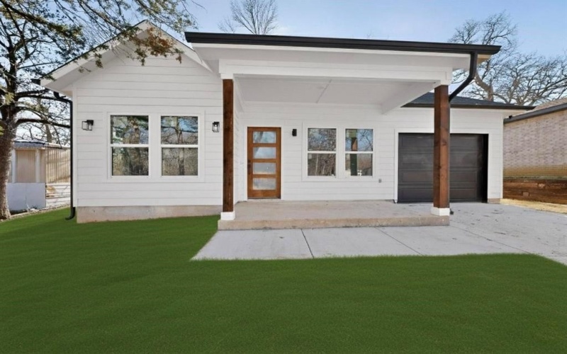 616 E Shepherd Street, Denison, TX 75021, 2 Bedrooms Bedrooms, ,2 BathroomsBathrooms,Residential,For Sale,616 E Shepherd Street,0,21138477