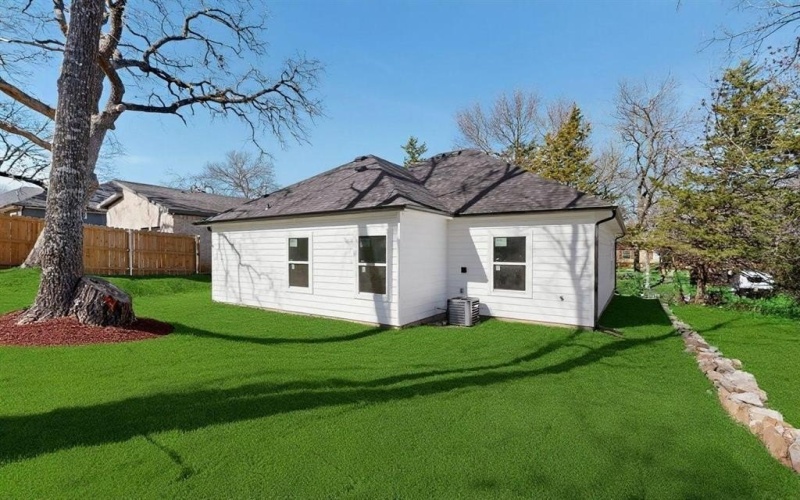 616 E Shepherd Street, Denison, TX 75021, 2 Bedrooms Bedrooms, ,2 BathroomsBathrooms,Residential,For Sale,616 E Shepherd Street,0,21138477