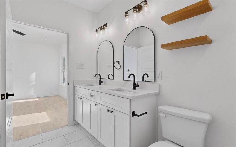 616 E Shepherd Street, Denison, TX 75021, 2 Bedrooms Bedrooms, ,2 BathroomsBathrooms,Residential,For Sale,616 E Shepherd Street,0,21138477