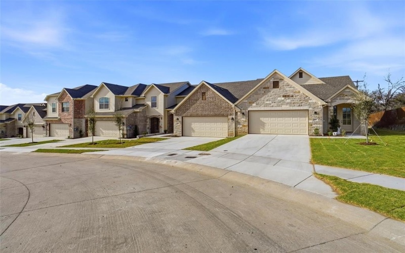 218 Legacy Boulevard, Weatherford, TX 76085, 2 Bedrooms Bedrooms, ,2 BathroomsBathrooms,Residential,For Sale,218 Legacy Boulevard,0,21150523
