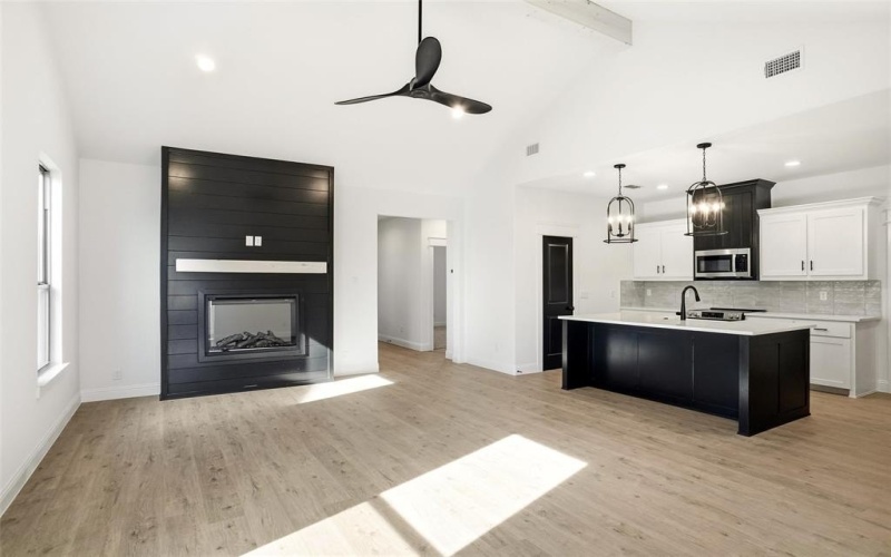 218 Legacy Boulevard, Weatherford, TX 76085, 2 Bedrooms Bedrooms, ,2 BathroomsBathrooms,Residential,For Sale,218 Legacy Boulevard,0,21150523