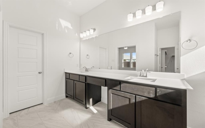 966 Richard Pittmon Drive, DeSoto, TX 75115, 4 Habitaciones Habitaciones , ,3 BañosBaños,Residential,En Venta,966 Richard Pittmon Drive,0,21150648