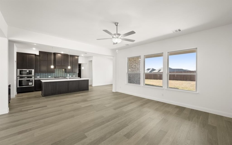 966 Richard Pittmon Drive, DeSoto, TX 75115, 4 Habitaciones Habitaciones , ,3 BañosBaños,Residential,En Venta,966 Richard Pittmon Drive,0,21150648