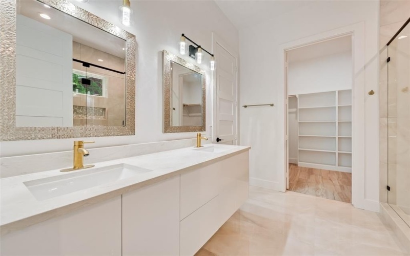 1318 Nokomis Avenue, Dallas, TX 75224, 4 Bedrooms Bedrooms, ,3 BathroomsBathrooms,Residential,For Sale,1318 Nokomis Avenue,0,21150663