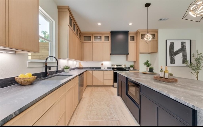 1318 Nokomis Avenue, Dallas, TX 75224, 4 Bedrooms Bedrooms, ,3 BathroomsBathrooms,Residential,For Sale,1318 Nokomis Avenue,0,21150663