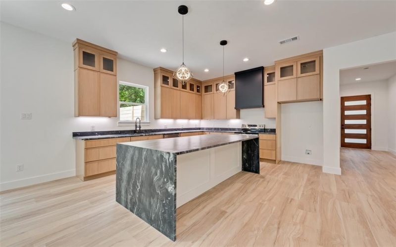 1318 Nokomis Avenue, Dallas, TX 75224, 4 Bedrooms Bedrooms, ,3 BathroomsBathrooms,Residential,For Sale,1318 Nokomis Avenue,0,21150663