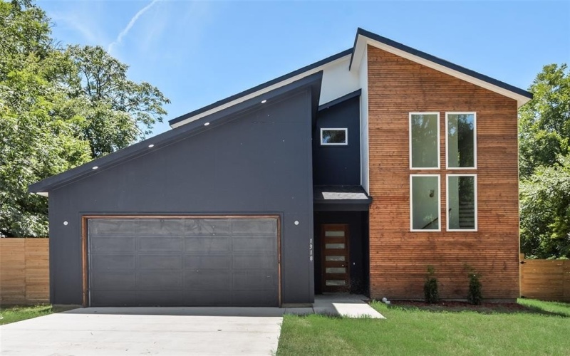 1318 Nokomis Avenue, Dallas, TX 75224, 4 Bedrooms Bedrooms, ,3 BathroomsBathrooms,Residential,For Sale,1318 Nokomis Avenue,0,21150663