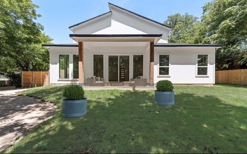 1318 Nokomis Avenue, Dallas, TX 75224, 4 Bedrooms Bedrooms, ,3 BathroomsBathrooms,Residential,For Sale,1318 Nokomis Avenue,0,21150663