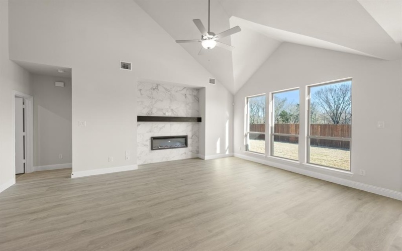 931 Richard Pittmon Drive, DeSoto, TX 75115, 4 Habitaciones Habitaciones , ,3 BañosBaños,Residential,En Venta,931 Richard Pittmon Drive,0,21150675