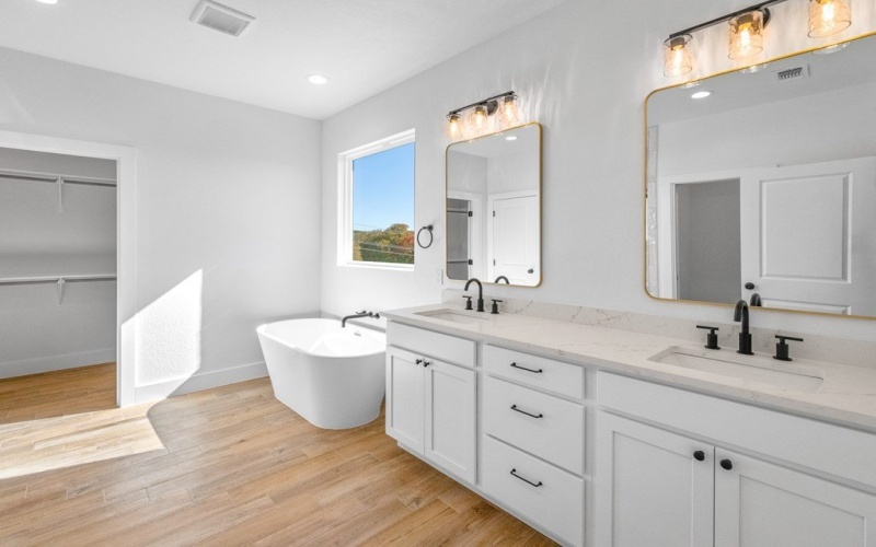 130 Homer Dr, Kerrville, TX 78028, 3 Bedrooms Bedrooms, ,2 BathroomsBathrooms,Residential,For Sale,130 Homer Dr,0,121225